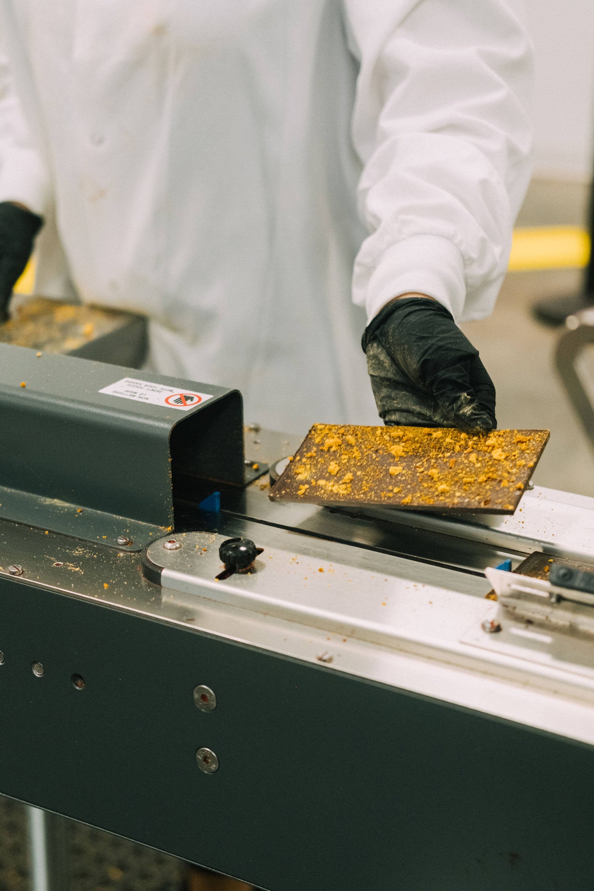 Honeycomb Toffee Dark Chocolate Bar 75% Cacao - Lake Oswego Flowers